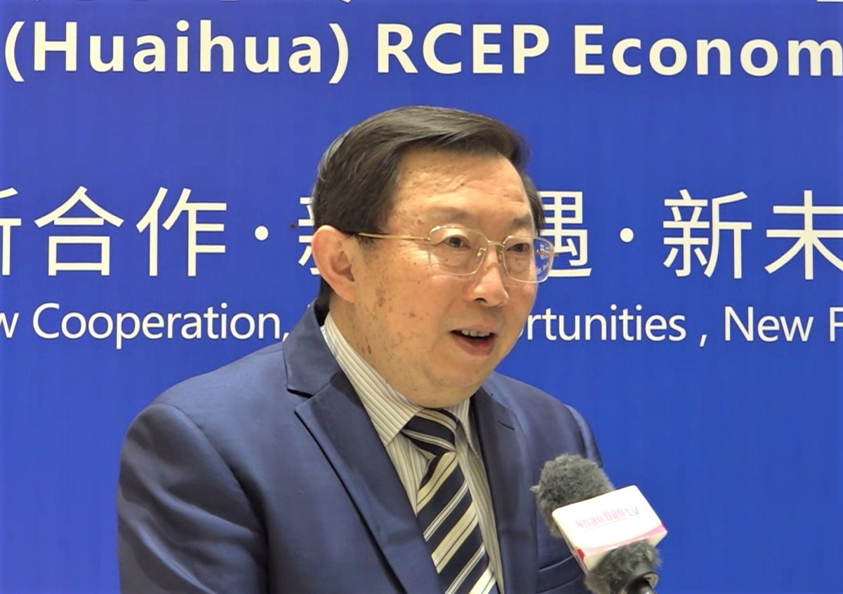 Chuyên gia Hứa Ninh Ninh trả lời phỏng vấn của phóng viên Báo Nhân Dân.