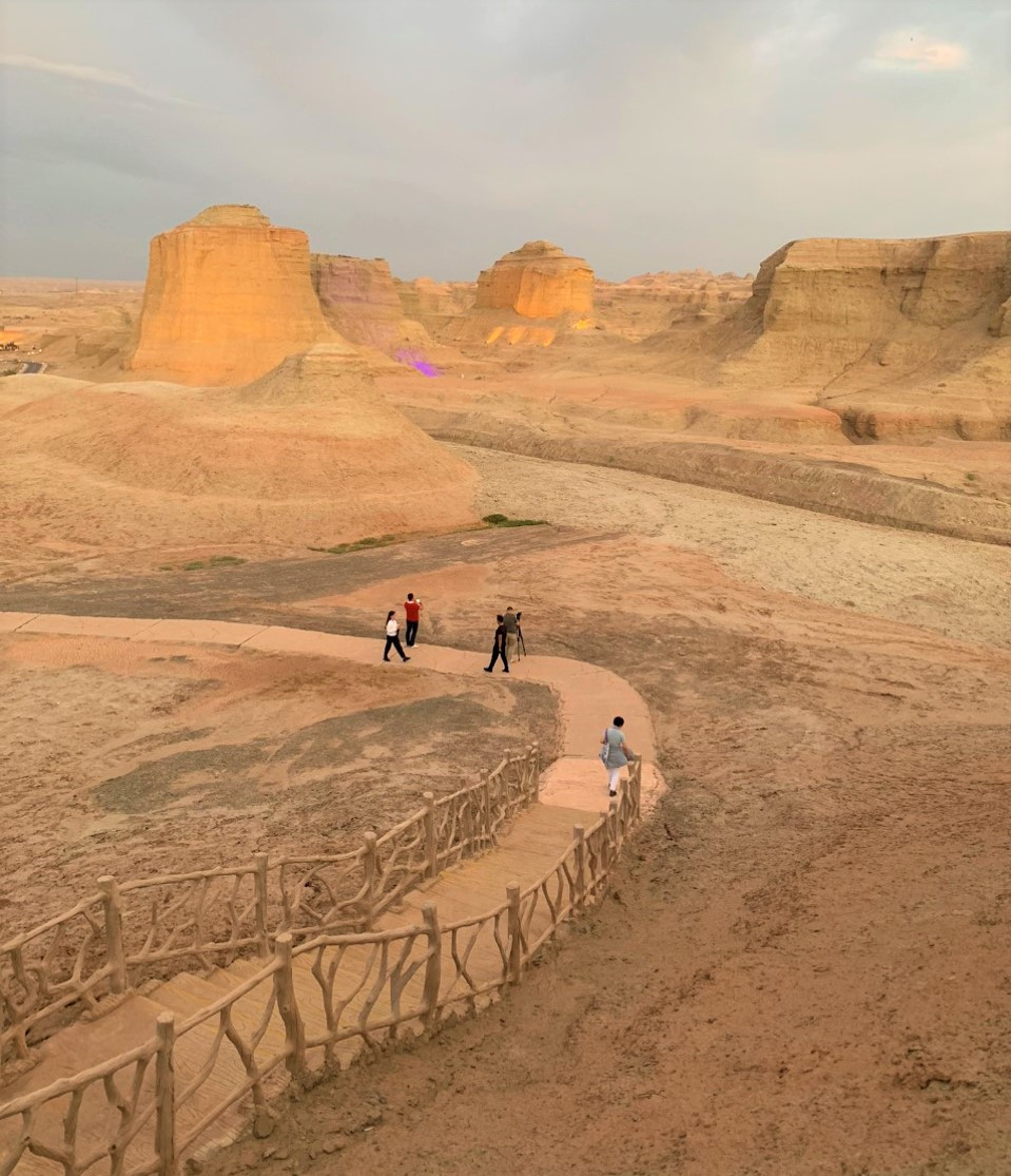 Thành phố Ma Quỷ, kỳ quan địa chất Yadan. (Ảnh: HỮU HƯNG) Thành phố Ma Quỷ, kỳ quan địa chất Yadan. (Ảnh: HỮU HƯNG)