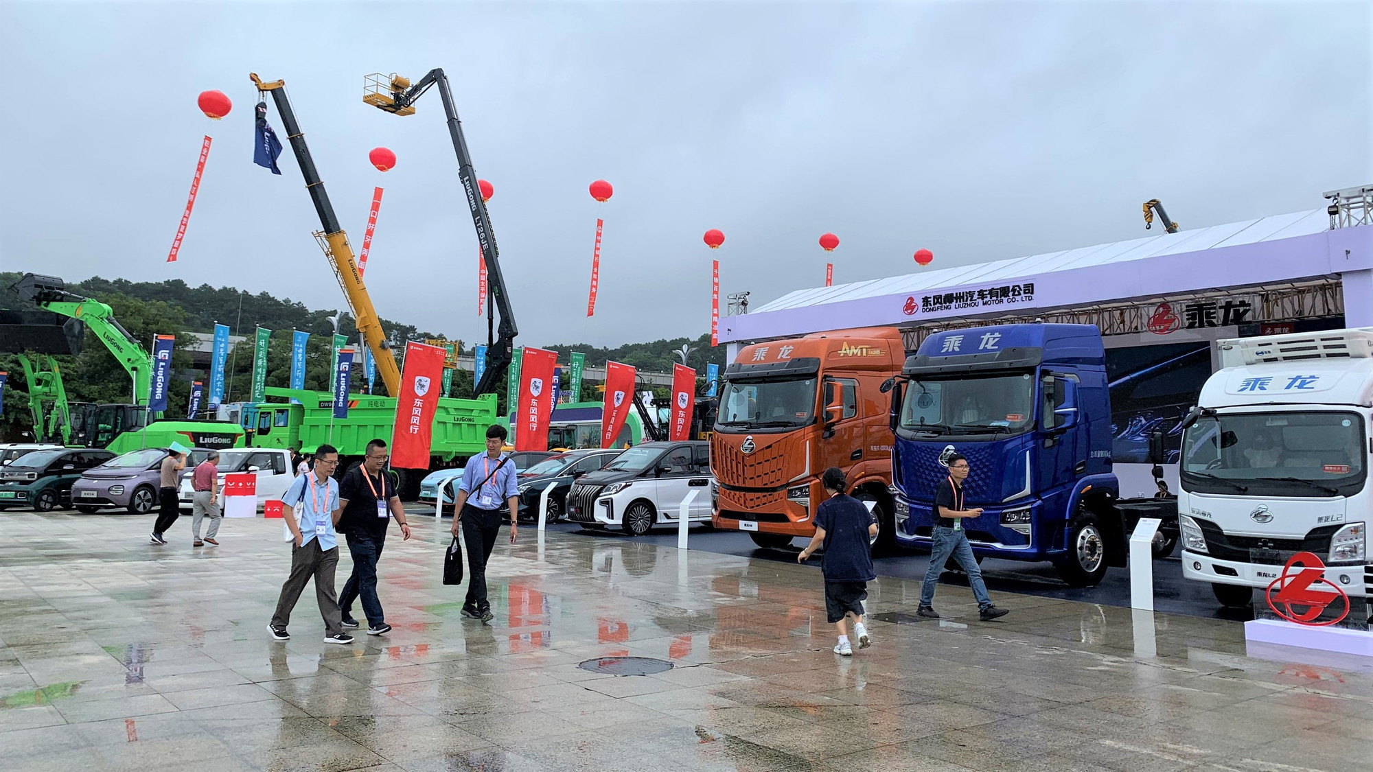 Trưng bày nhiều sản phẩm máy móc, phương tiện tại Hội chợ CAEXPO năm nay.