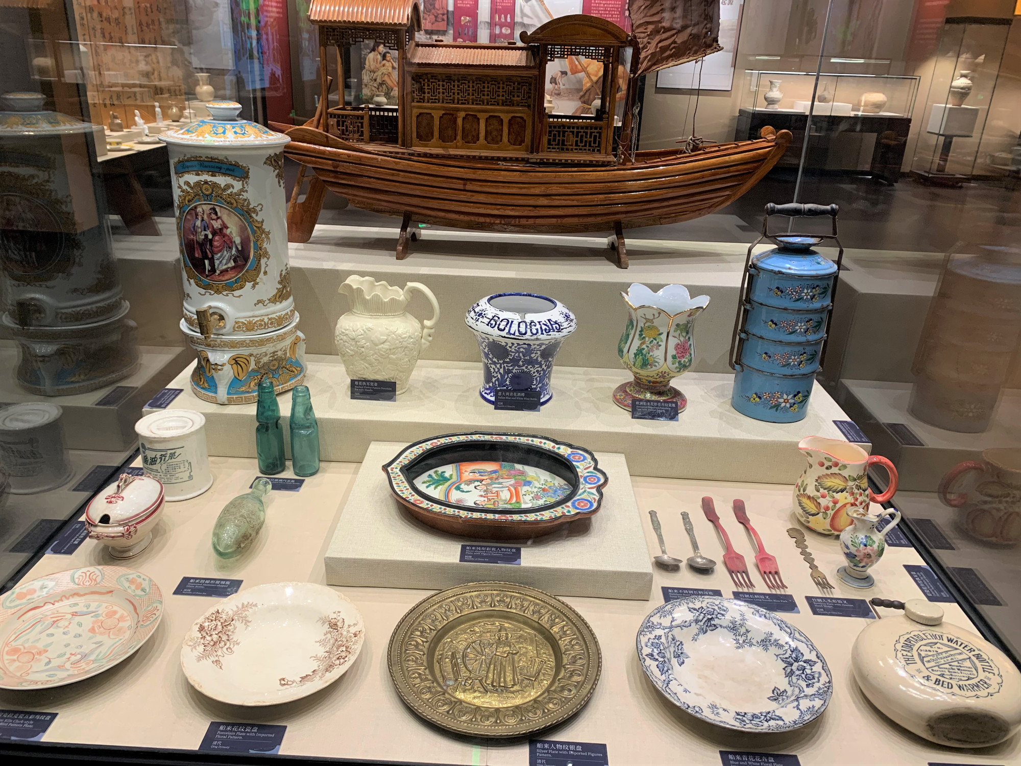 Các dụng cụ thể hiện sự cầu kỳ của người dân Phúc Kiến trong văn hóa ẩm thực.