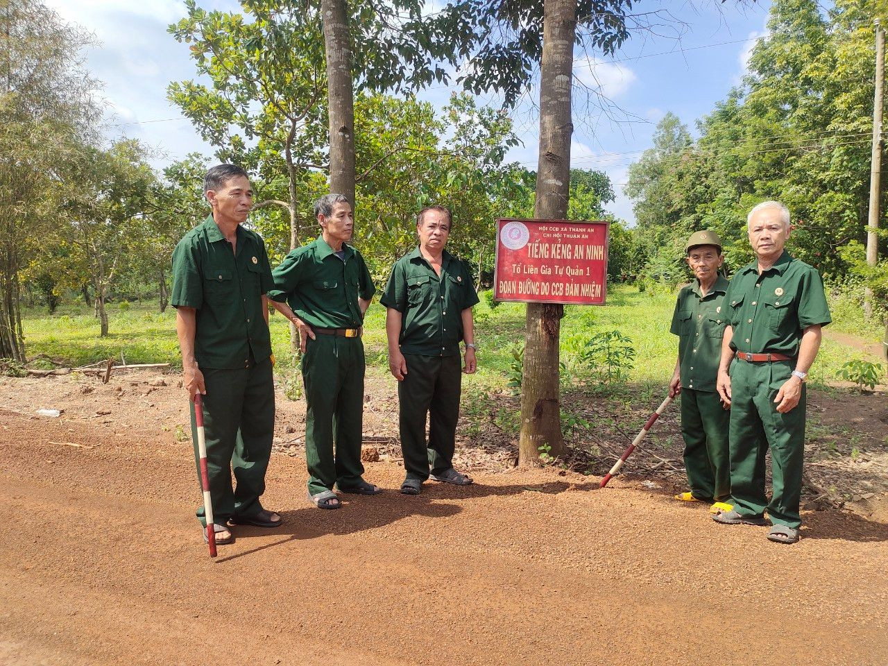 Mô hình "Tiếng kẻng an ninh trật tự" của hội cựu chiến binh ấp Thuận An, xã Thanh An, Hớn Quản.