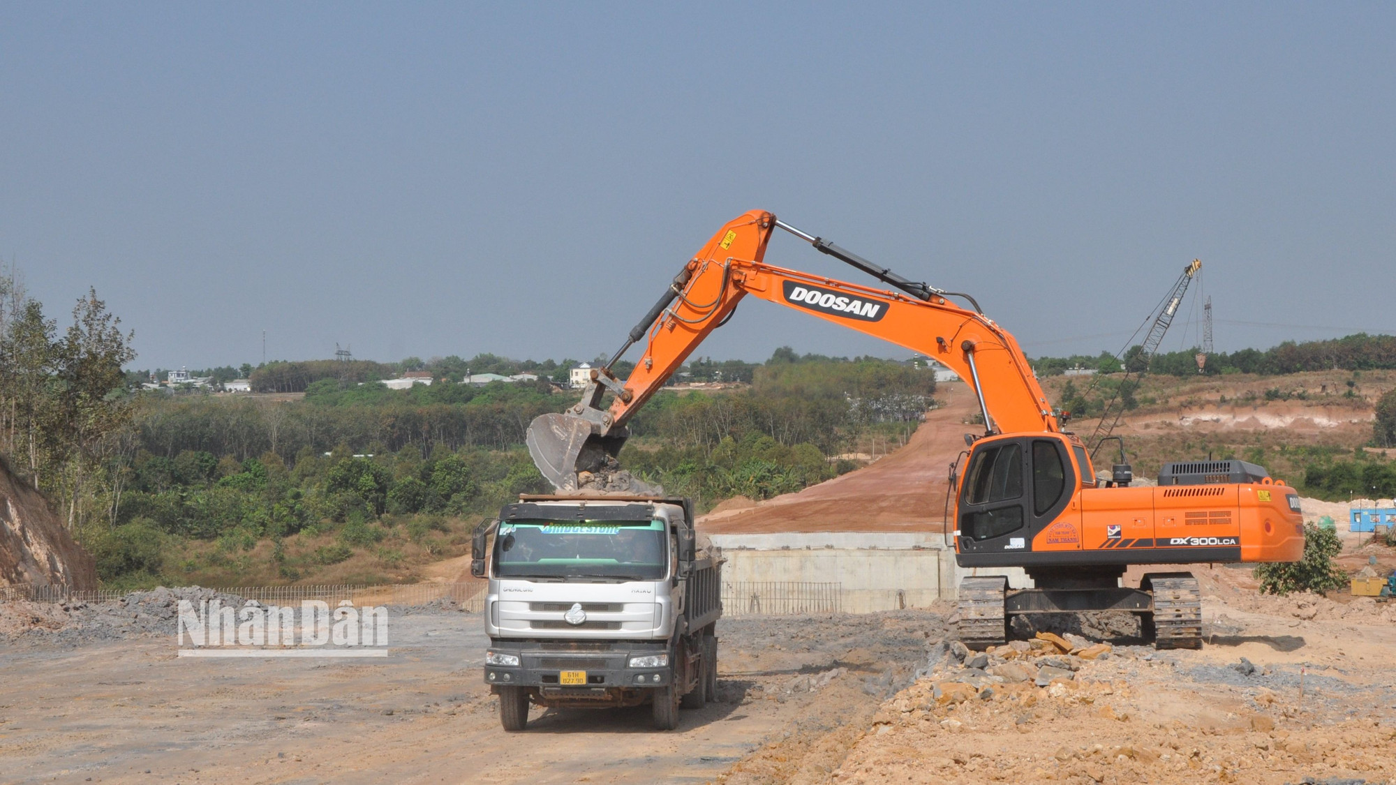Đẩy nhanh tiến độ tuyến đường số 4 kết nối trung tâm huyện Đồng Phú và các xã có đông đồng bào dân tộc thiểu số sinh sống.