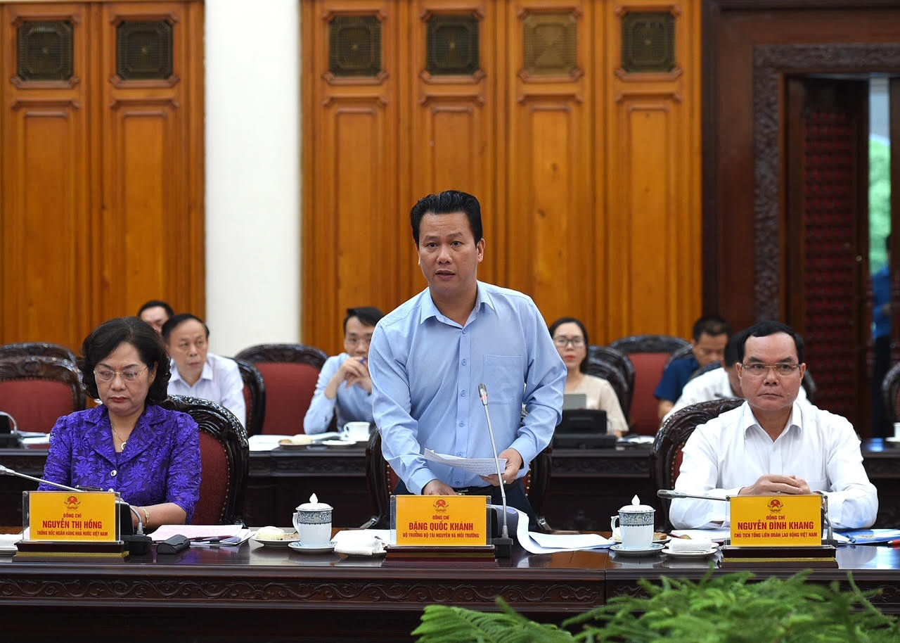 Bộ trưởng Tài nguyên và Môi trường Đặng Quốc Khánh phát biểu.