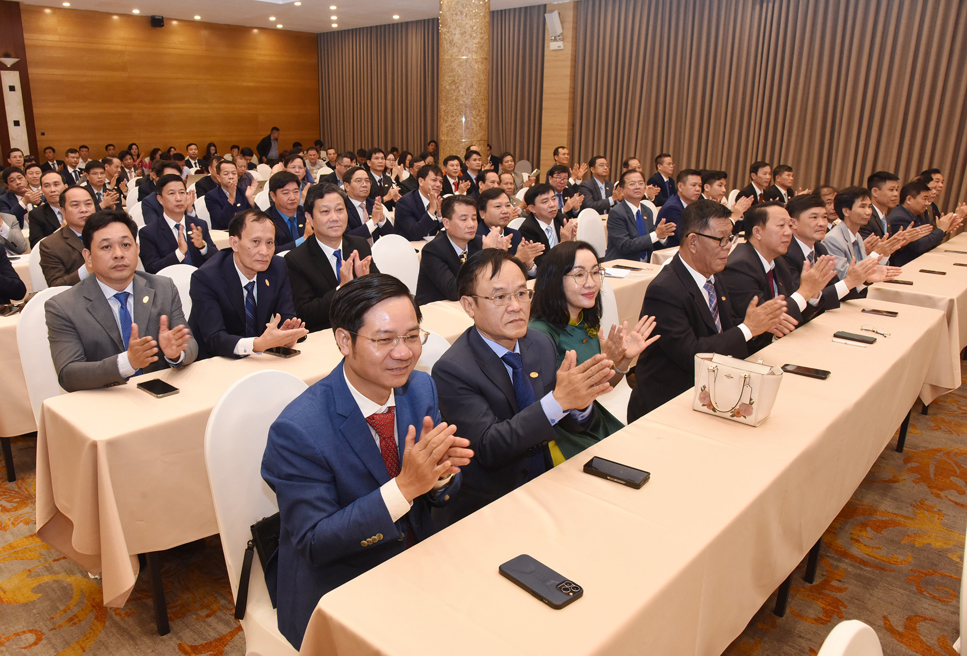 Các đại biểu tham dự hội nghị.