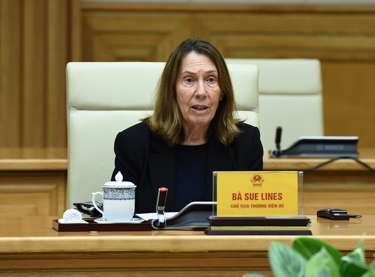 Chủ tịch Thượng viện Australia Sue Lines phát biểu.