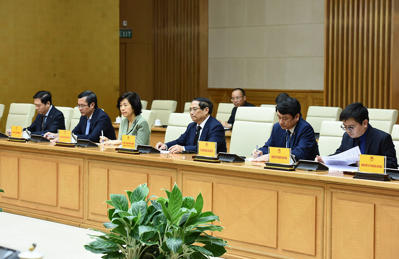 Thủ tướng Phạm Minh Chính và đại diện bộ, ban, ngành tham dự cuộc tiếp Chủ tịch Thượng viện Australia Sue Lines.