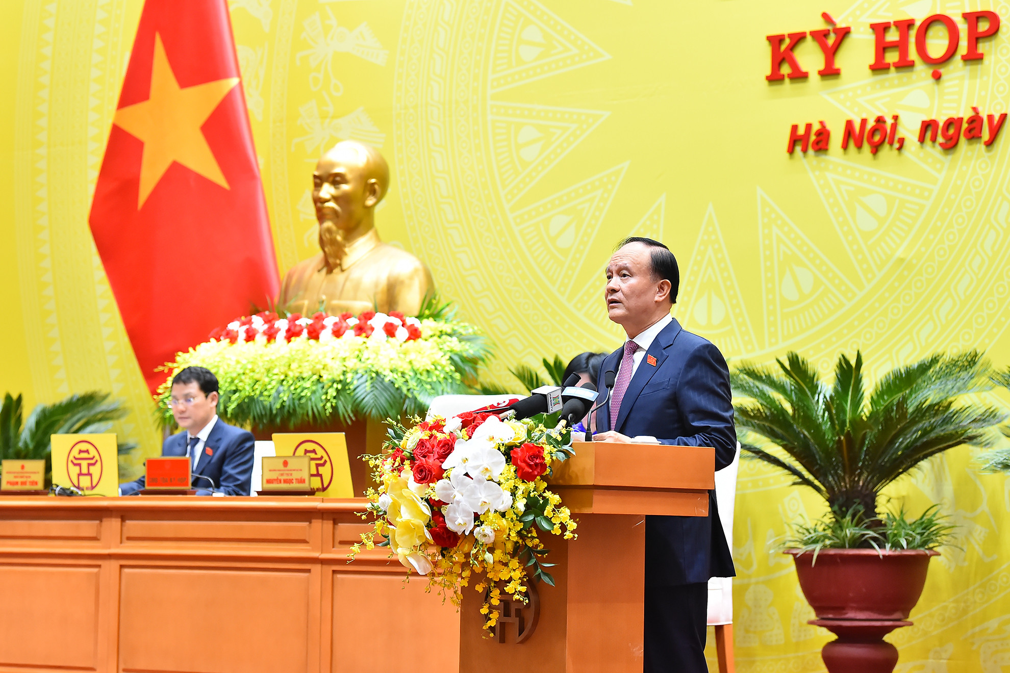 Chủ tịch HĐND thành phố Hà Nội Nguyễn Ngọc Tuấn phát biểu khai mạc Kỳ họp thứ 17, Hội đồng nhân dân thành phố Hà Nội khóa XVI. Chủ tịch HĐND thành phố Hà Nội Nguyễn Ngọc Tuấn phát biểu khai mạc Kỳ họp thứ 17, Hội đồng nhân dân thành phố Hà Nội khóa XVI.