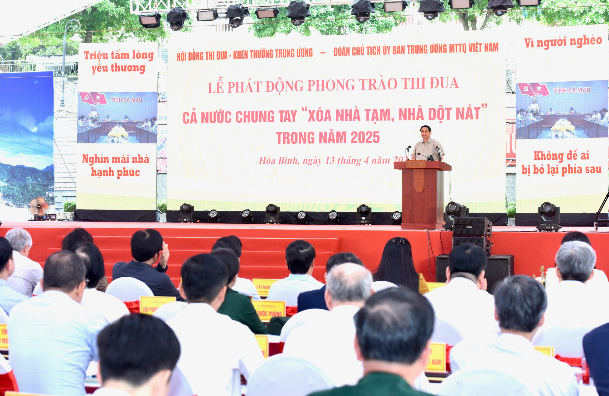 Quang cảnh buổi lễ.