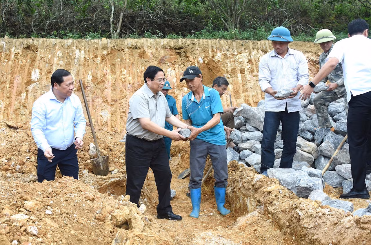 Thủ tướng Phạm Minh Chính phát động xây nhà đại đoàn kết tại xã Cao Sơn, huyện Đà Bắc.
