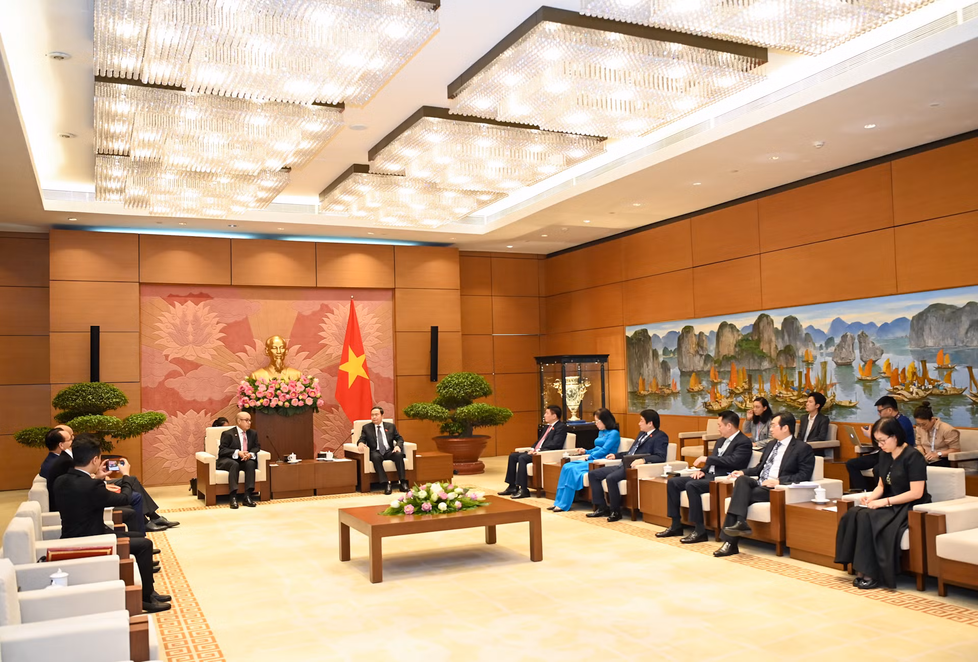 Quang cảnh cuộc tiếp tại Nhà Quốc hội.