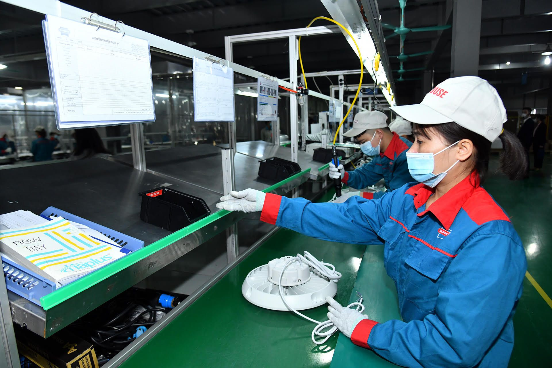 Lao động tại nhà máy của Tập đoàn Sunhouse, Hà Nội (Ảnh: Đăng Duy).