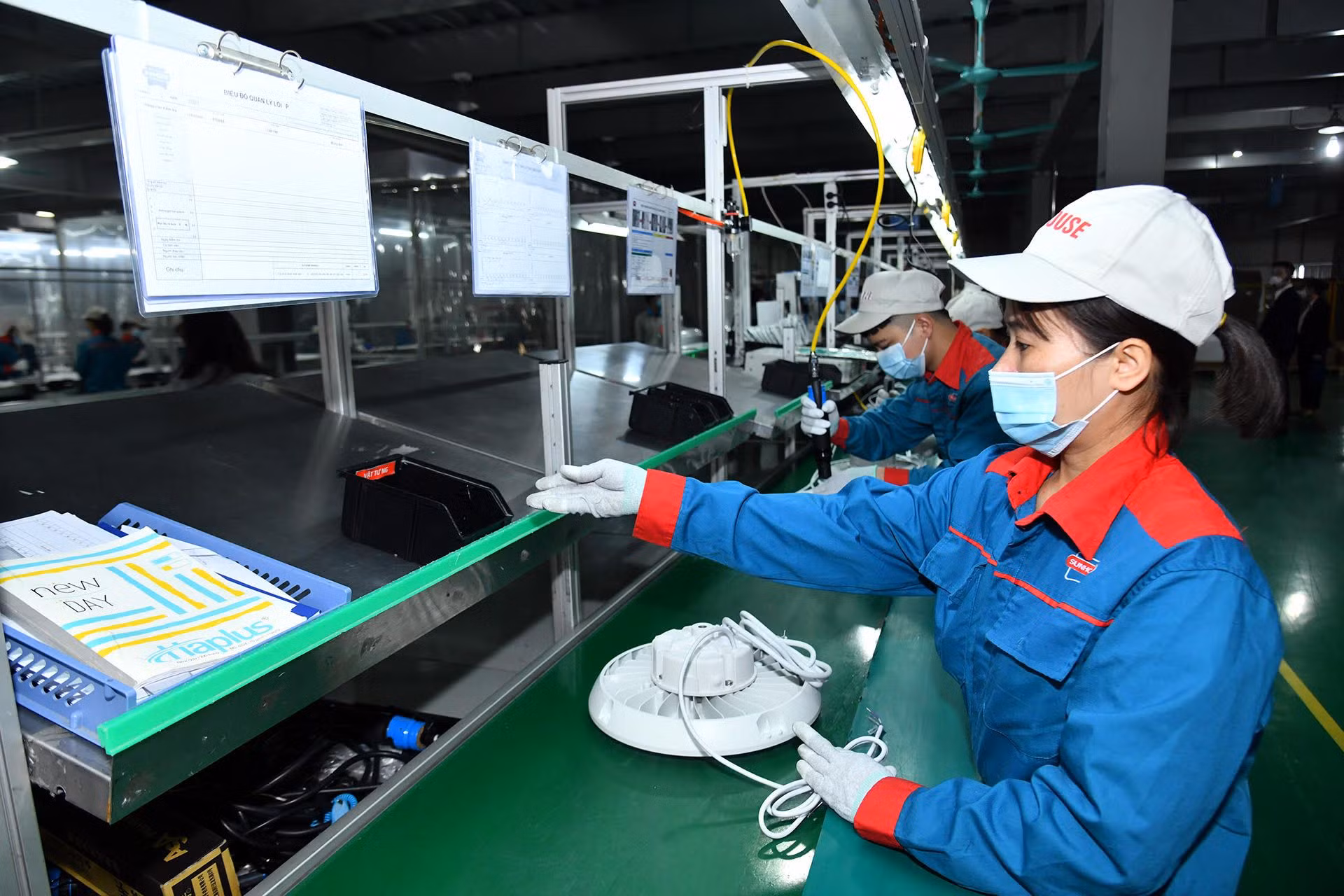 Lao động tại nhà máy của Tập đoàn Sunhouse, Hà Nội (Ảnh: Đăng Duy).