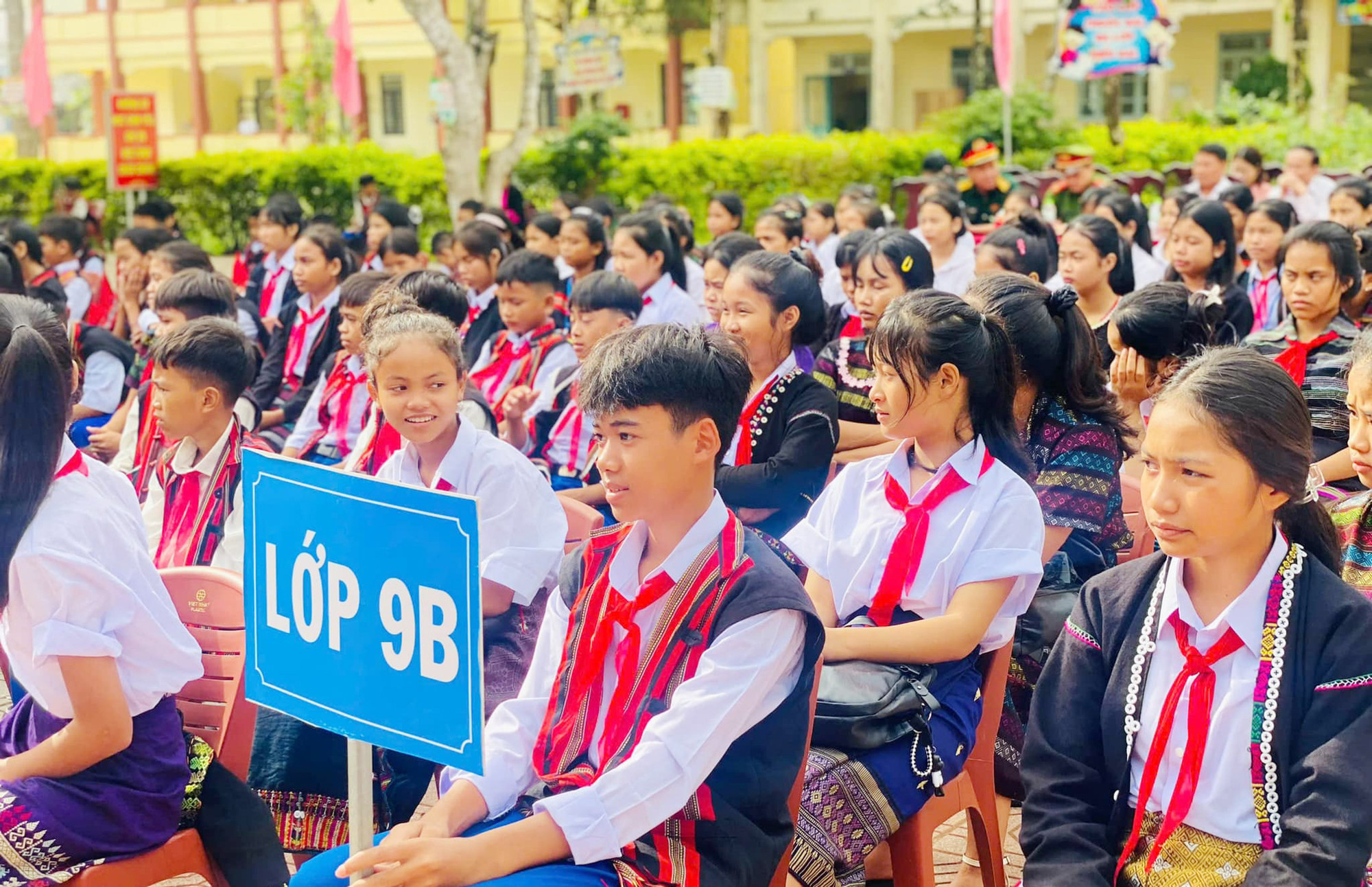 Học sinh các trường dân tộc nội trú, dân tộc bán trú ở Quảng Trị luôn thích thú với việc được nhà trường kịp thời hướng nghiệp.