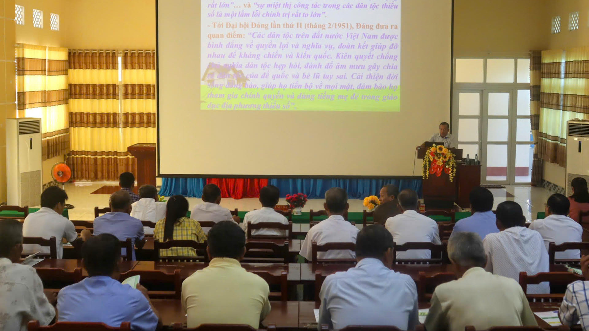 Tập huấn kỹ năng, nghiệp vụ phổ biến, giáo dục pháp luật và tuyên truyền, vận động đồng bào dân tộc thiểu số tại huyện Trần Đề, tỉnh Sóc Trăng. (Ảnh Anh Tuấn)