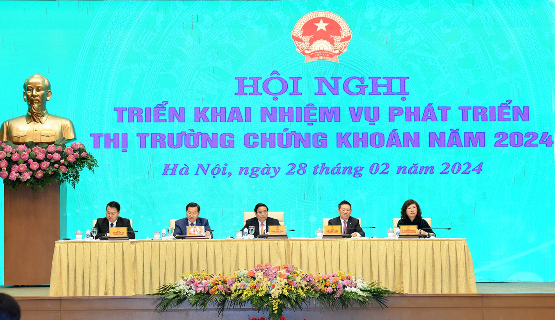 Thủ tướng Phạm Minh Chính chủ trì hội nghị.