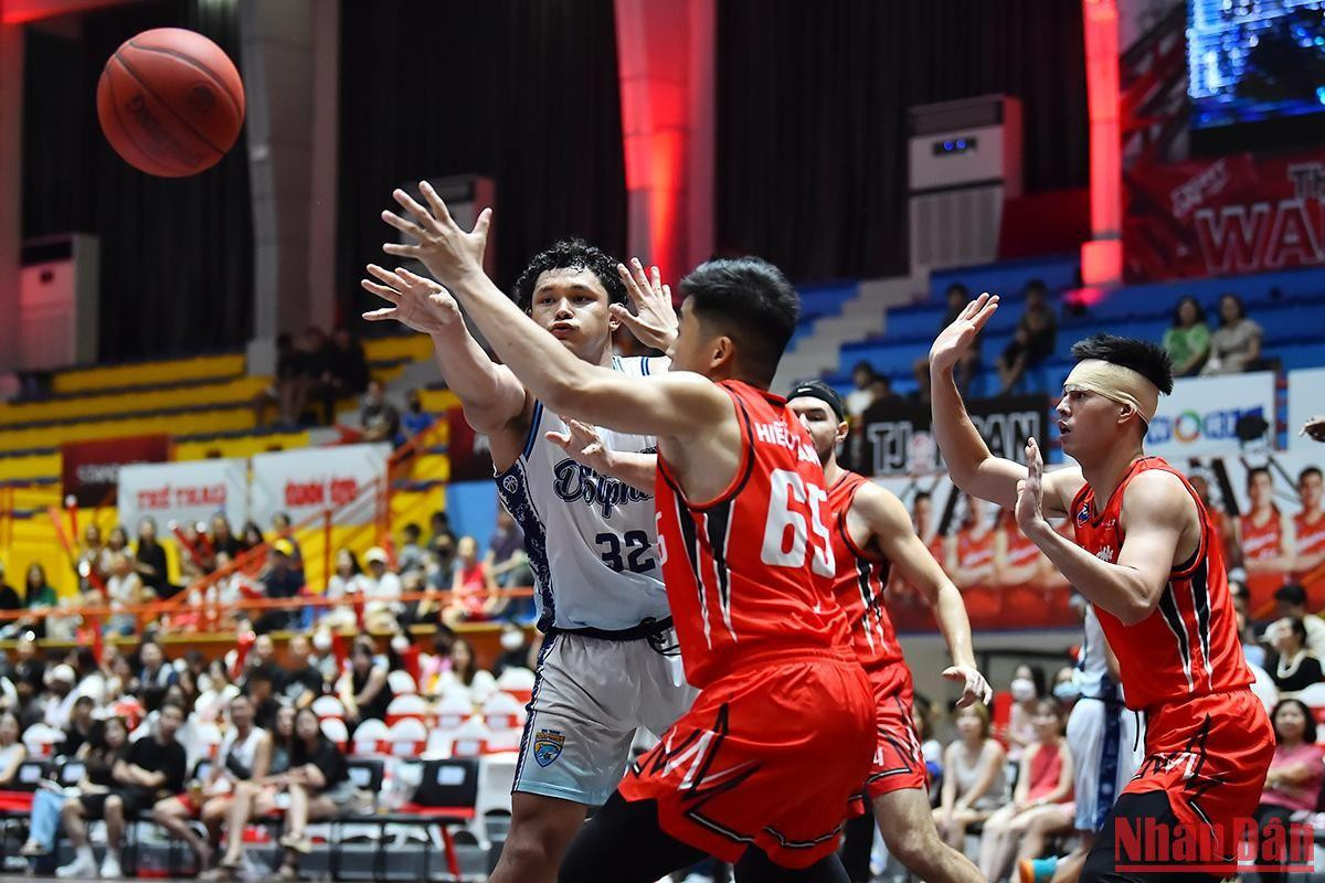 Cầu thủ Việt Kiều Dominique Tham dù ghi đến 30 điểm nhưng trong những thời điểm quan trọng của trận đấu cũng không thể vượt qua được sự phòng thủ chặt chẽ của các cầu thủ chủ nhà.