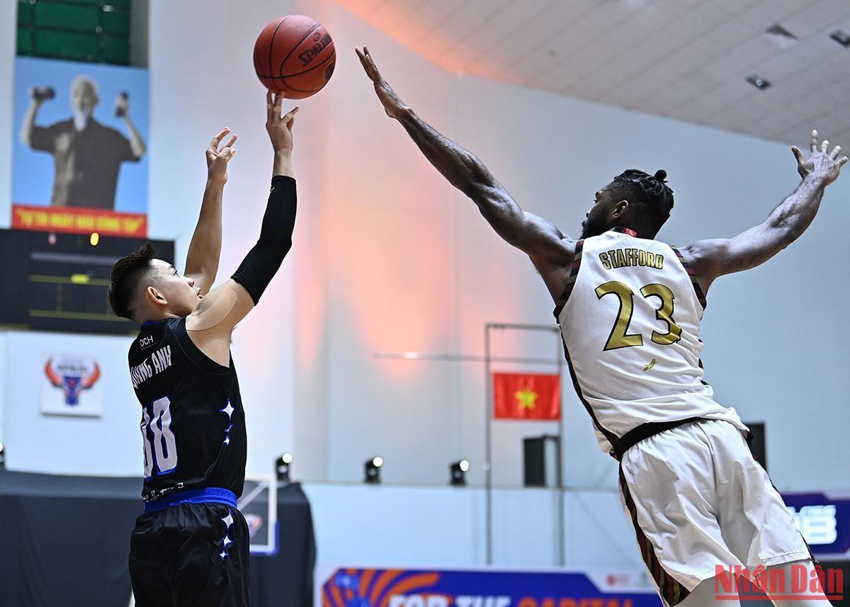 Các cầu thủ Saigon Heat thi đấu áp sát với tốc độ cao và hiếm khi cho đối thủ có cơ hội ghi điểm trong điều kiện thuận lợi.