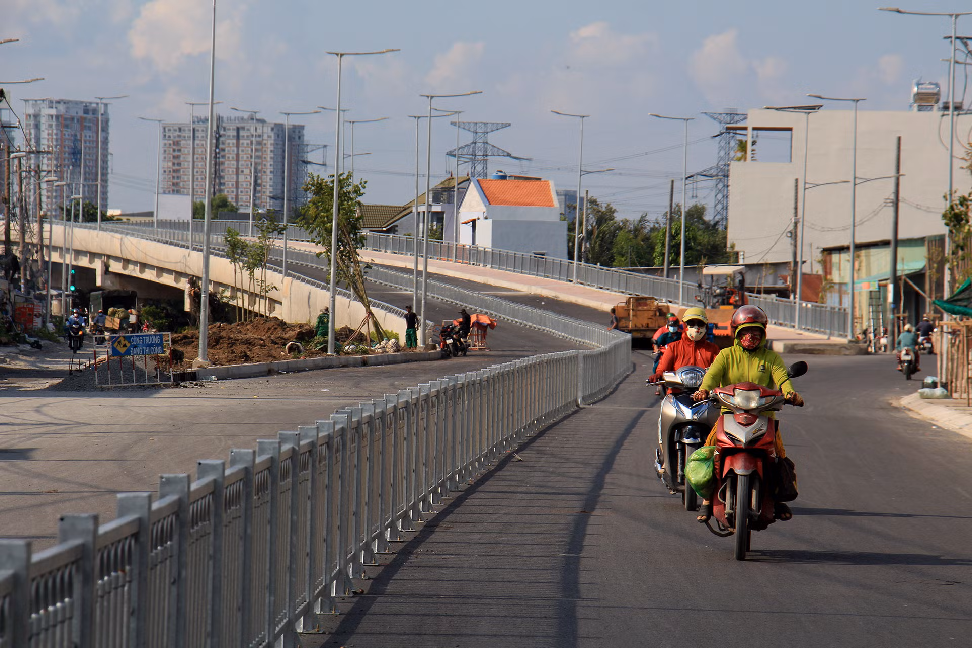 Ban Quản lý dự án đầu tư xây dựng các công trình giao thông Thành phố Hồ Chí Minh cho biết: "Dự án cầu Long Kiểng đã hoàn thành đến 98% tổng tiến độ dự án. Hiện, tuyến chính đã được thảm bê tông nhựa hai lớp, hoàn thành đường dân sinh nhánh N2, N4 (bên trái tuyến) và nhà thầu đang lắp đặt dải phân cách giữa.