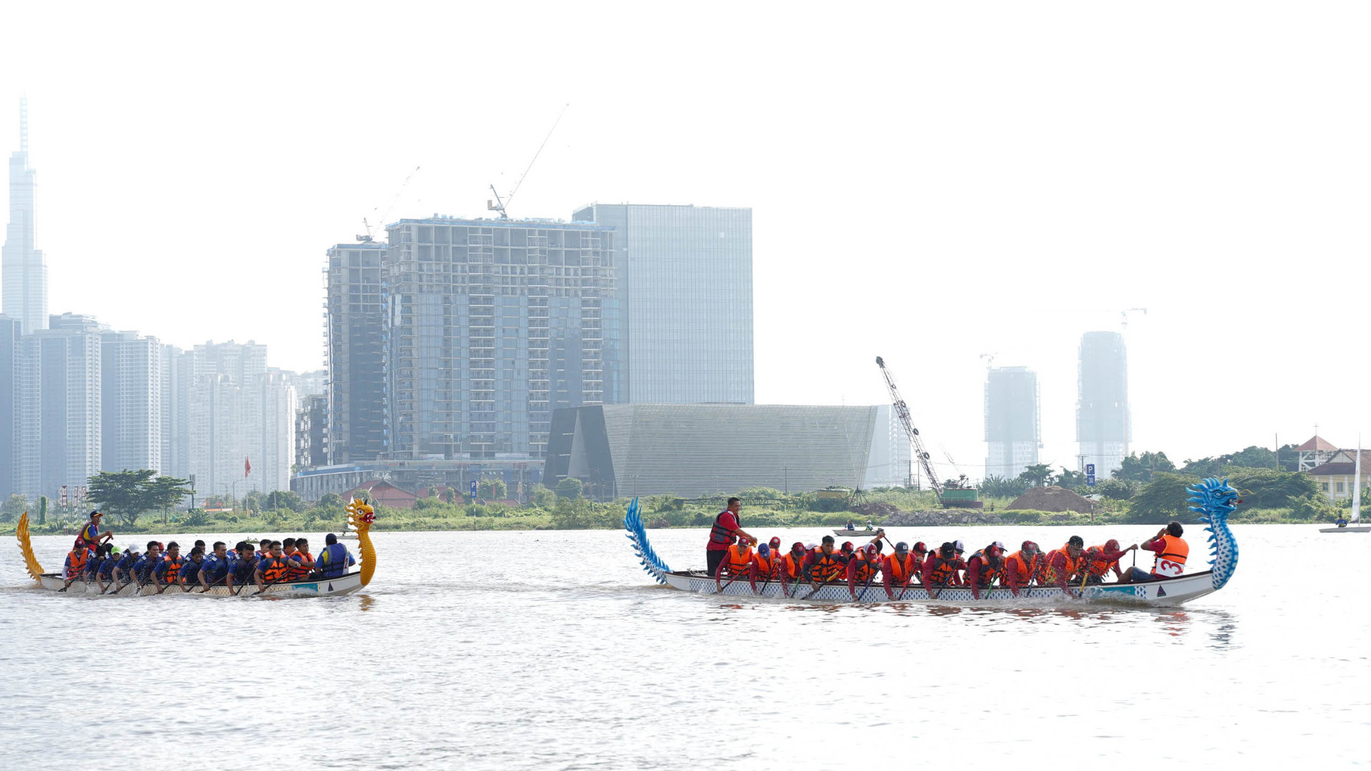 Hạng B dành riêng cho các đơn vị lực lượng vũ trang, các tổ chức xã hội, doanh nghiệp.