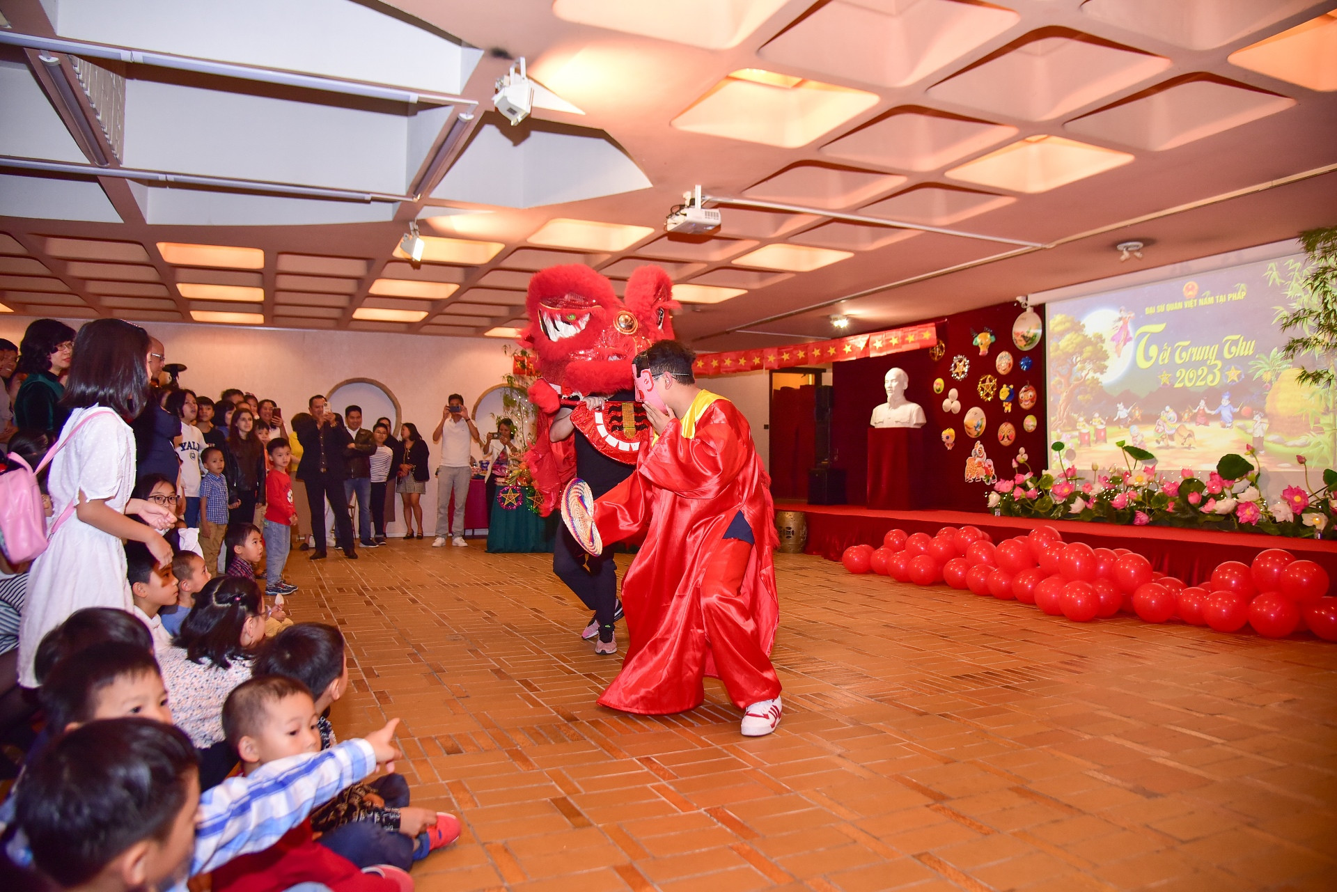 [Ảnh] Đêm hội Trăng rằm đầm ấm tại Pháp ảnh 4