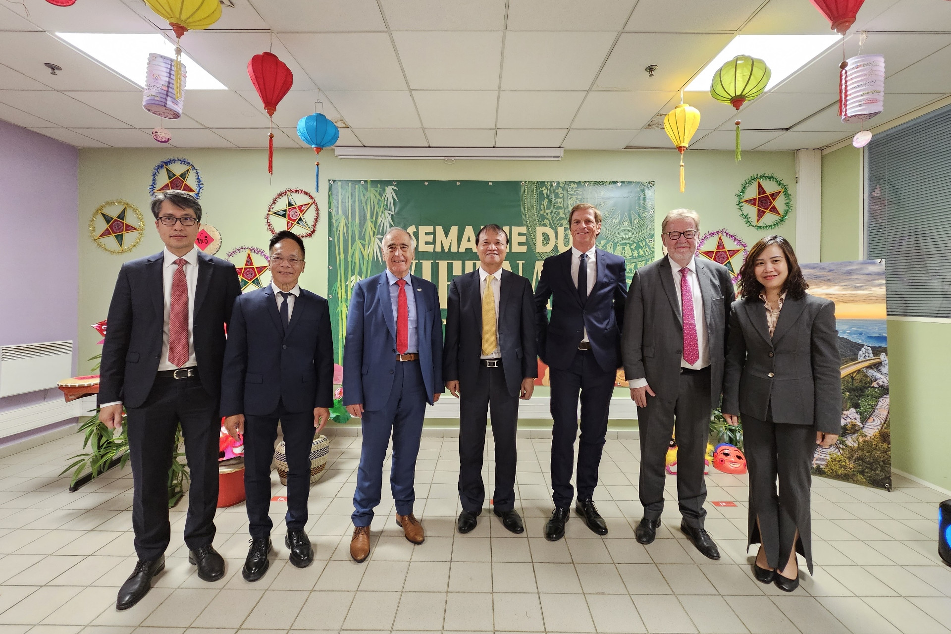 Carrefour là hệ thống phân phối đầu tiên của Pháp đồng hành cùng sản phẩm Việt và nâng tầm Tuần hàng Việt Nam như một sự kiện thường niên, có ý nghĩa quảng bá các sản phẩm đặc trưng của Việt Nam. Thứ trưởng Đỗ Thắng Hải cũng nhấn mạnh rằng, sự kiện đánh dấu bước tiến đáng ghi nhận trong quan hệ kinh tế-thương mại Việt Nam và Pháp, đặc biệt là trong năm 2023 kỷ niệm 50 năm thiết lập Quan hệ ngoại giao và 10 năm Đối tác chiến lược giữa hai nước, và cũng là một món quà rất ý nghĩa kỷ niệm 60 năm thành lập Tập đoàn Carrefour.