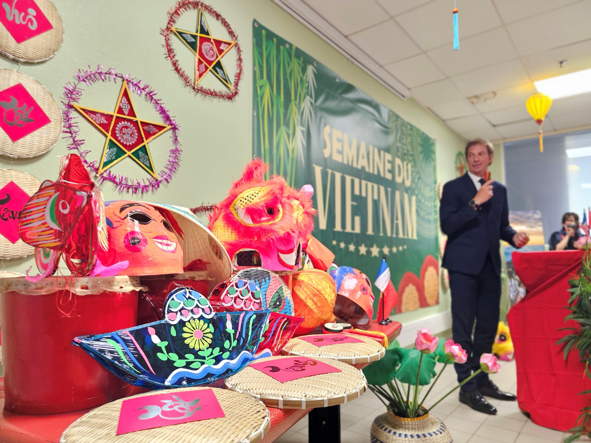 [Ảnh] Tuần hàng Việt Nam mang Tết Trung thu tới người tiêu dùng Pháp ảnh 5