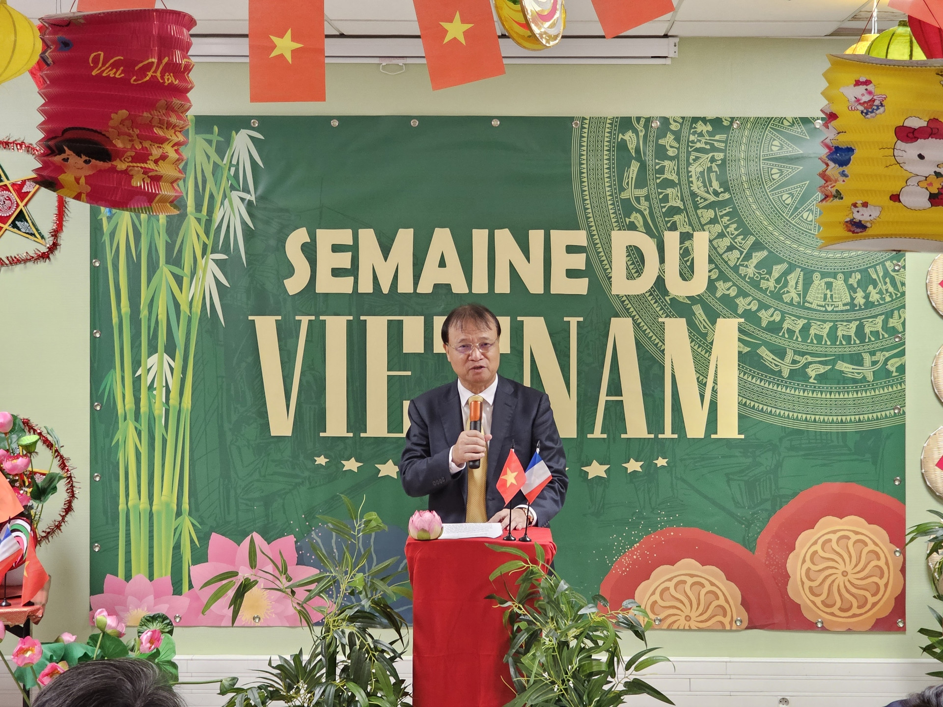 [Ảnh] Tuần hàng Việt Nam mang Tết Trung thu tới người tiêu dùng Pháp ảnh 4