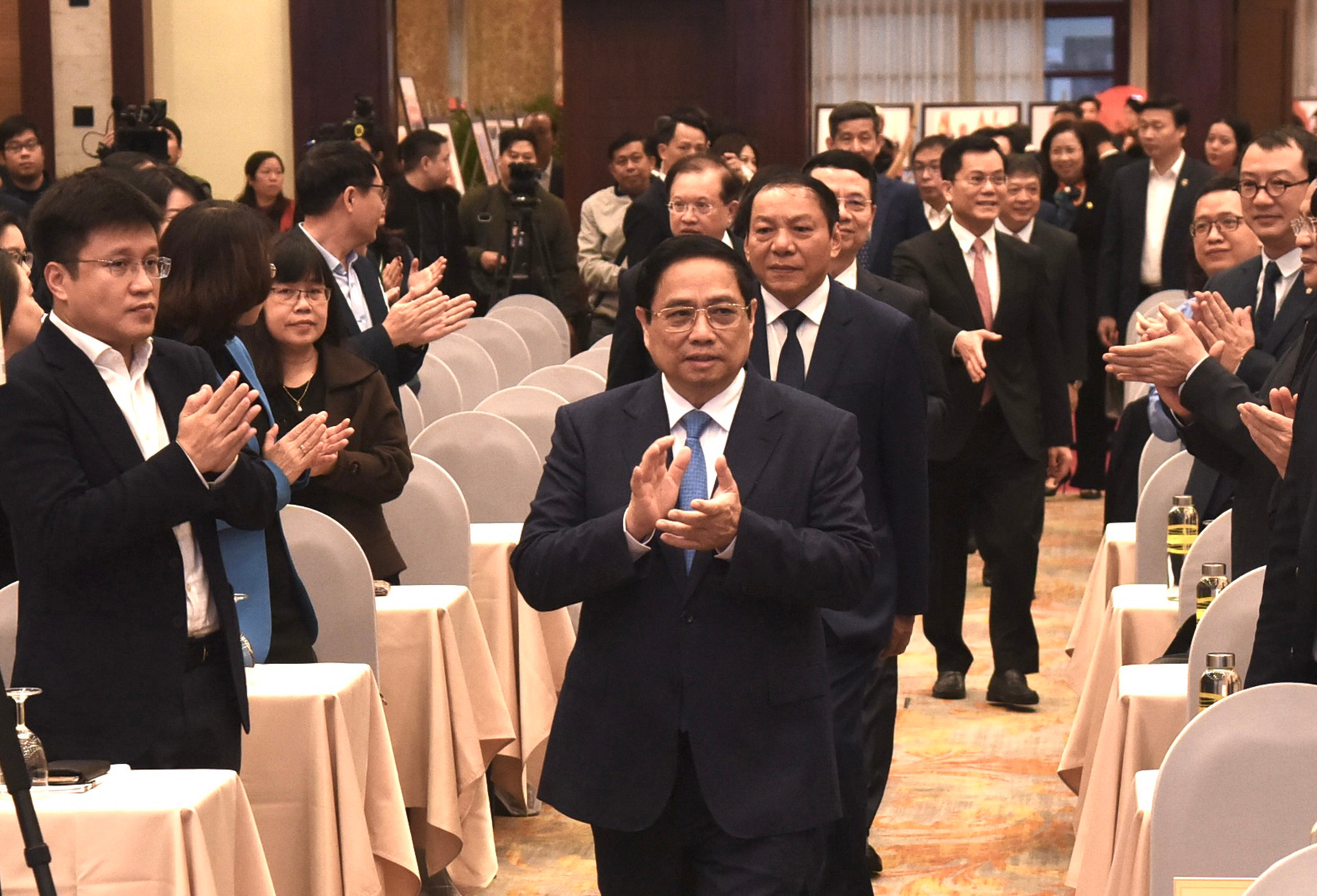 Thủ tướng Phạm Minh Chính đến dự hội nghị.