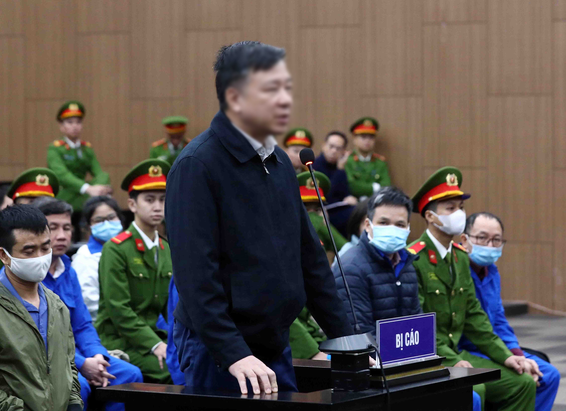 Bị cáo Phạm Xuân Thăng, cựu Bí thư Tỉnh ủy Hải Dương khai báo trước tòa. Bị cáo Phạm Xuân Thăng, cựu Bí thư Tỉnh ủy Hải Dương khai báo trước tòa.