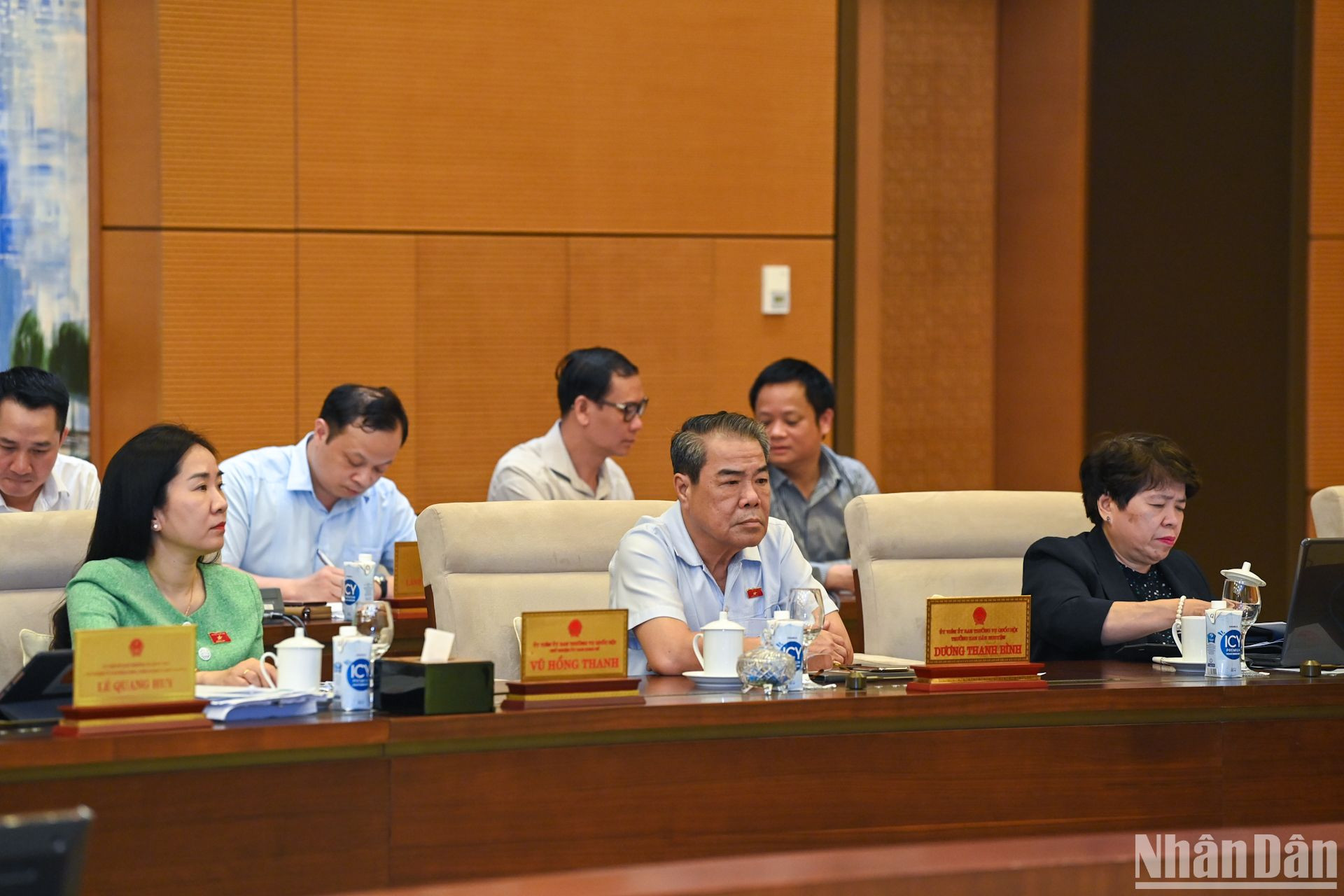 Các đại biểu tham dự phiên họp.