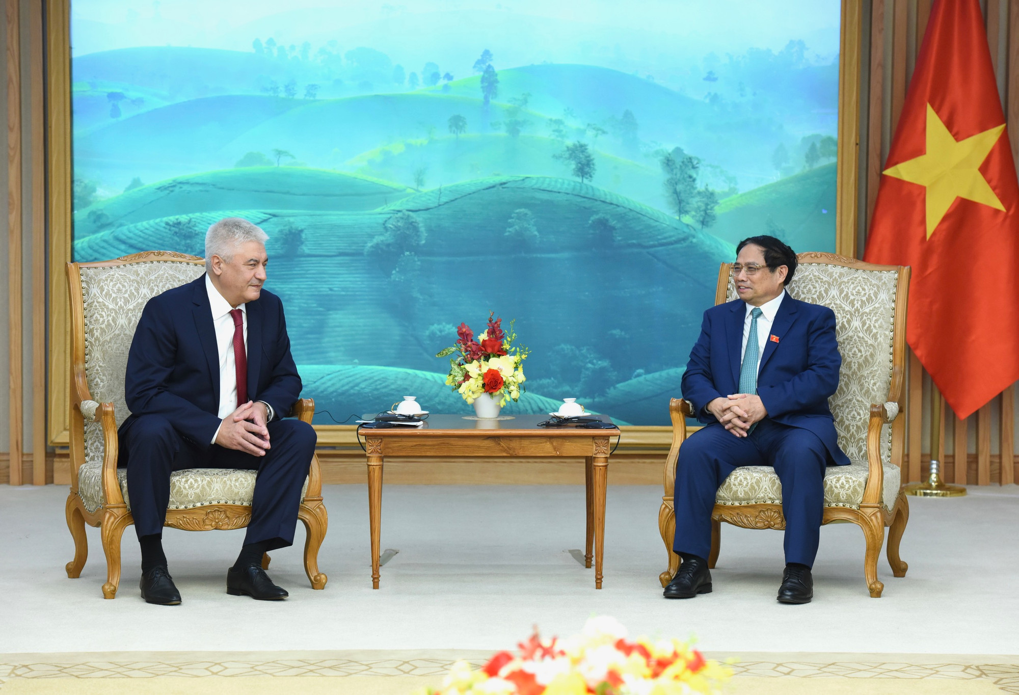 Thủ tướng Phạm Minh Chính tiếp Đại tướng Kolokoltsev Vladimir Alexandrovich, Bộ trưởng Nội vụ Liên bang Nga. Thủ tướng Phạm Minh Chính tiếp Đại tướng Kolokoltsev Vladimir Alexandrovich, Bộ trưởng Nội vụ Liên bang Nga.