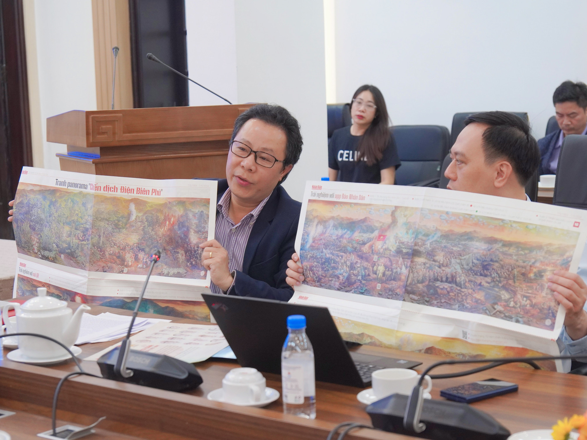 Bức panorama "Chiến dịch Điện Biên Phủ" là một ấn phẩm đặc biệt thu hút sự chú ý với bạn đọc cả nước của Báo Nhân Dân trong năm 2024.