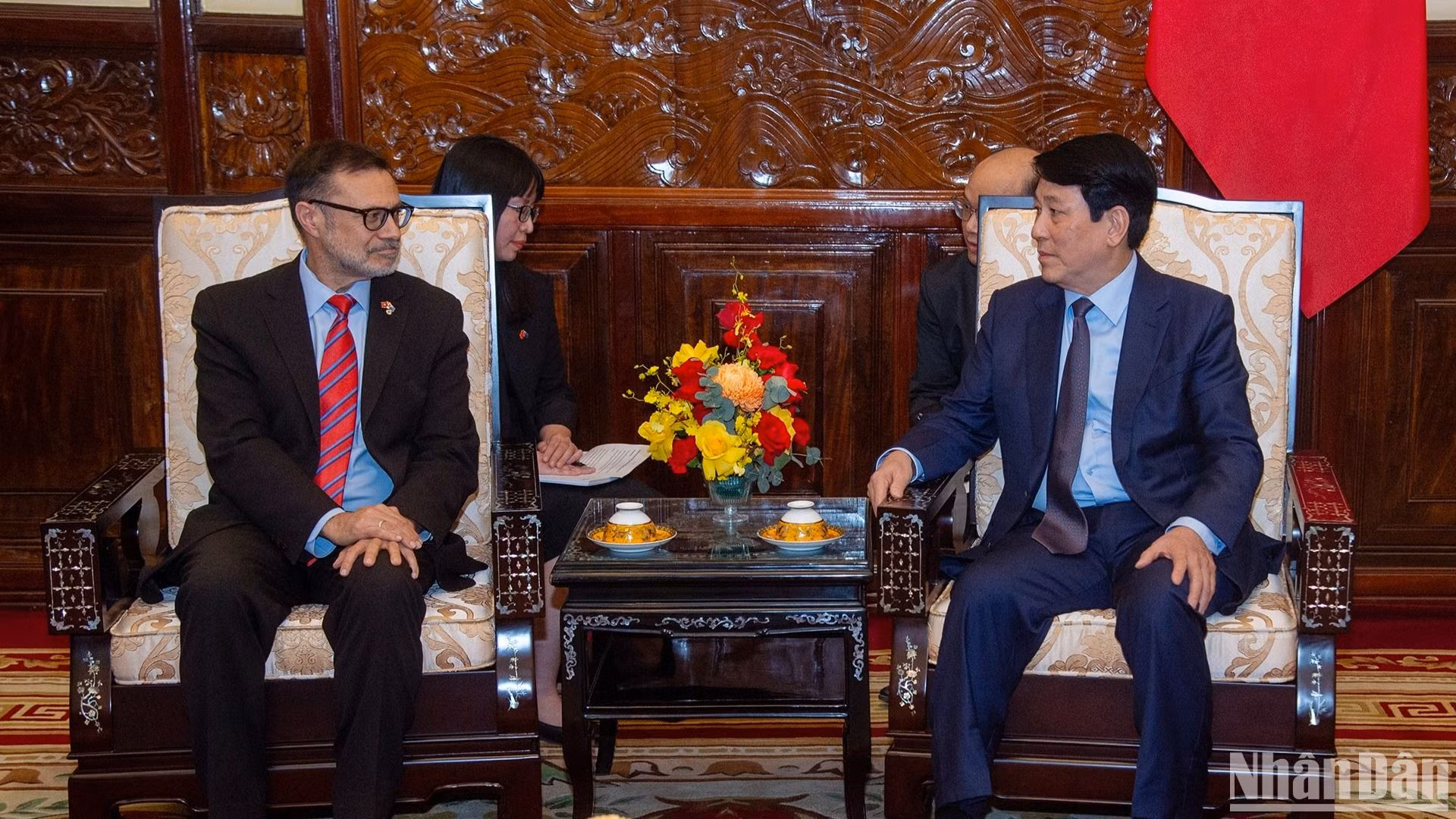 Chủ tịch nước Lương Cường tiếp Đại sứ Australia Andrew Goledzinowski.