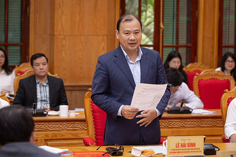 Đồng chí Lê Hải Bình, Ủy viên dự khuyết Trung ương Đảng, Thứ trưởng Bộ Văn hóa, Thể thao và Du lịch phát, biểu tại buổi làm việc. Đồng chí Lê Hải Bình, Ủy viên dự khuyết Trung ương Đảng, Thứ trưởng Bộ Văn hóa, Thể thao và Du lịch phát, biểu tại buổi làm việc.