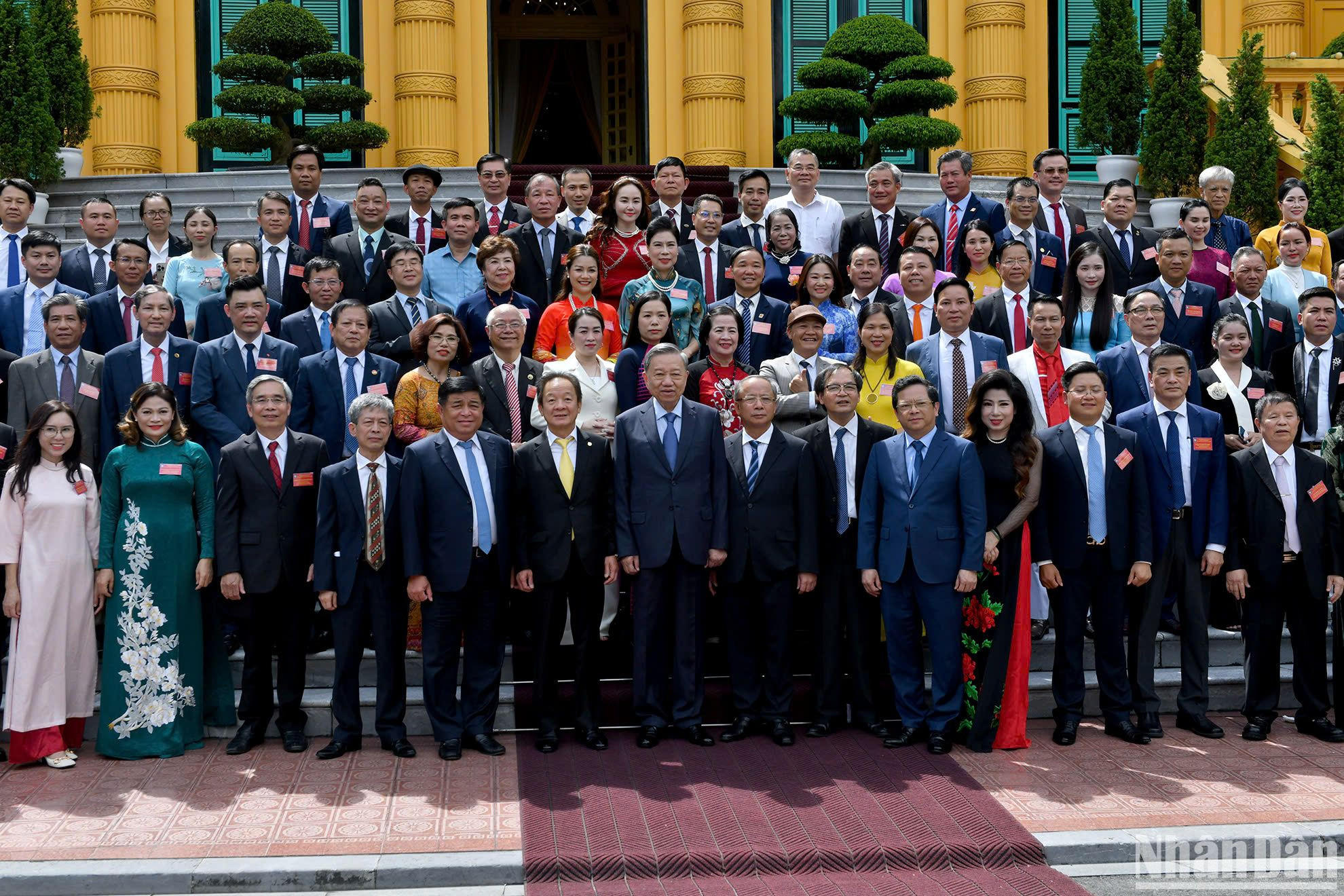 Tổng Bí thư, Chủ tịch nước Tô Lâm với Đoàn đại biểu Hiệp hội Doanh nghiệp nhỏ và vừa Việt Nam.