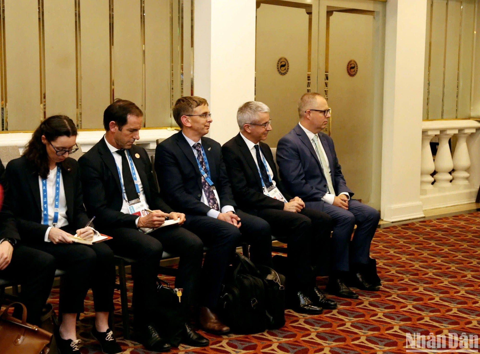 Quan chức New Zealand tham dự cuộc gặp.