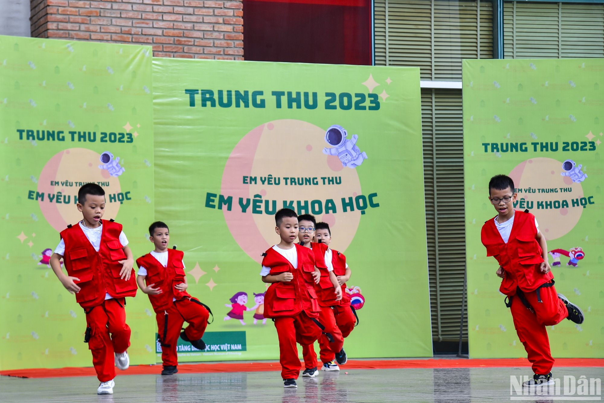 Nơi đây là sân chơi giúp các bạn nhỏ có thể thỏa sức trải nghiệm những điều mới mẻ cũng như thể hiện tài năng của bản thân.