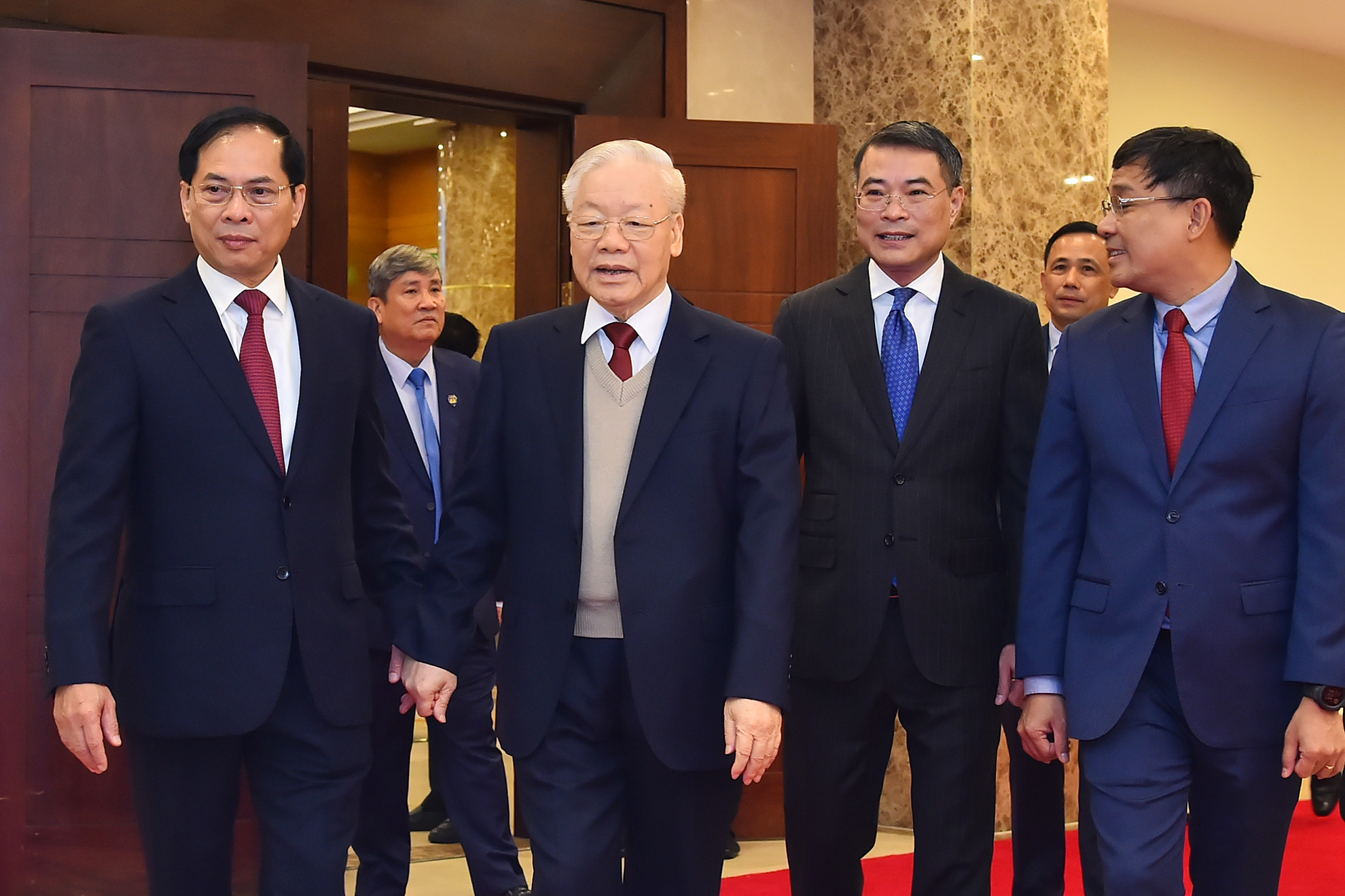 Tổng Bí thư Nguyễn Phú Trọng cùng các đồng chí lãnh đạo Đảng, Nhà nước tới dự phiên khai mạc Hội nghị Ngoại giao lần thứ 32.