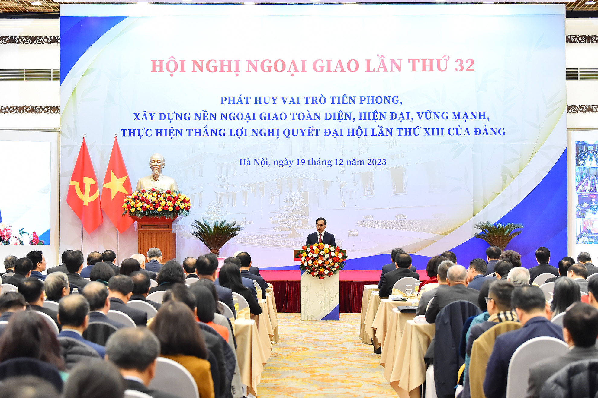 Quang cảnh phiên khai mạc Hội nghị Ngoại giao lần thứ 32.