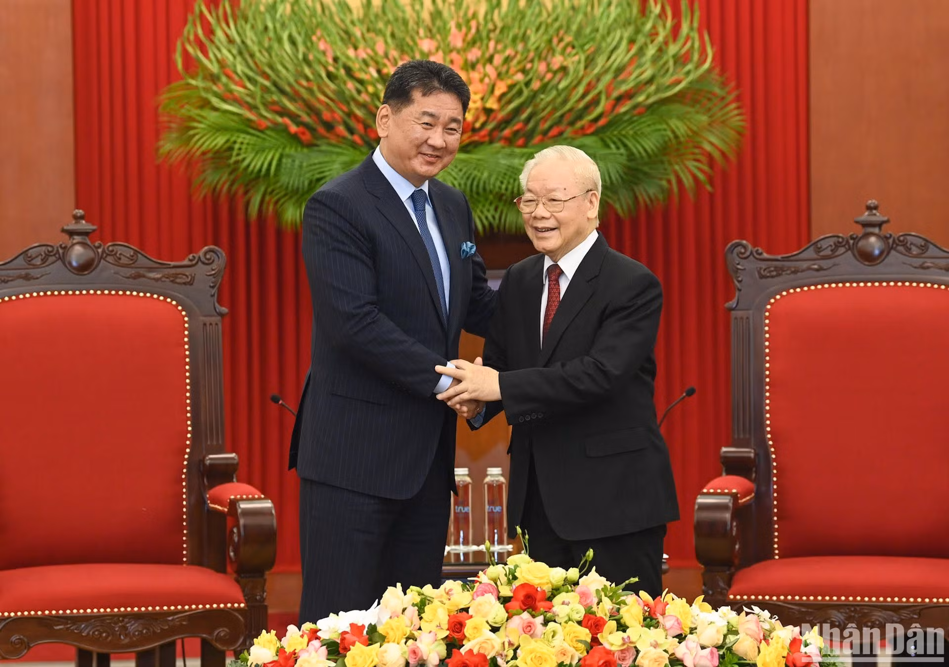 Tổng Bí thư Nguyễn Phú Trọng và Tổng thống Mông Cổ Ukhnaagiin Khurelsukh tại buổi tiếp.