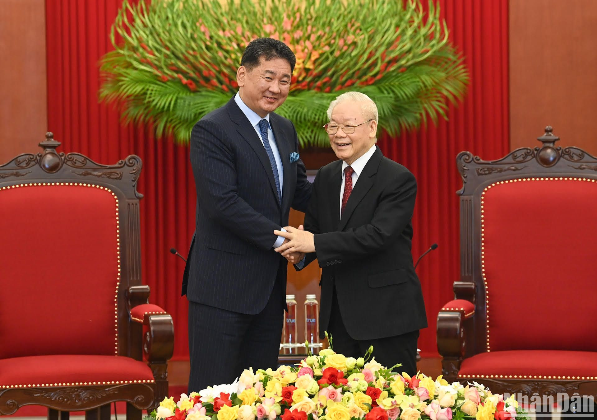 Tổng Bí thư Nguyễn Phú Trọng và Tổng thống Mông Cổ Ukhnaagiin Khurelsukh tại buổi tiếp.