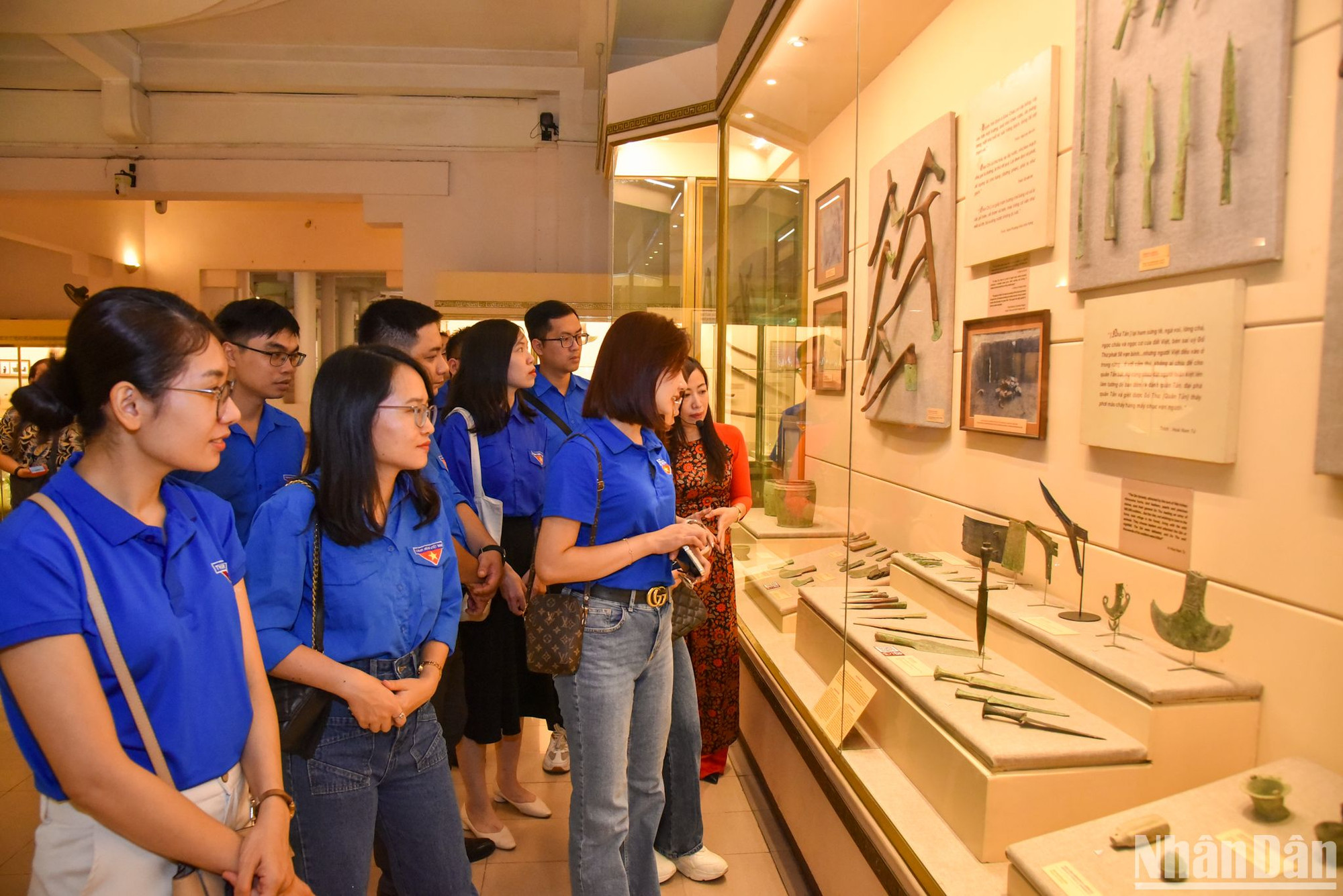 Tại Bảo tàng Lịch sử Việt Nam, các đoàn viên, thanh niên đã có những trải nghiệm, tìm hiểu về lịch sử Việt Nam từ thời tiền sử cho đến nay.