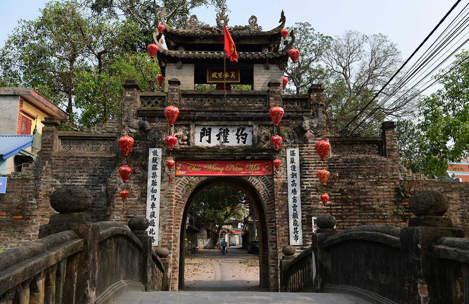 Kiến trúc cổng tiền làng Ước Lễ (xã Tân Ước, huyện Thanh Oai, Hà Nội).