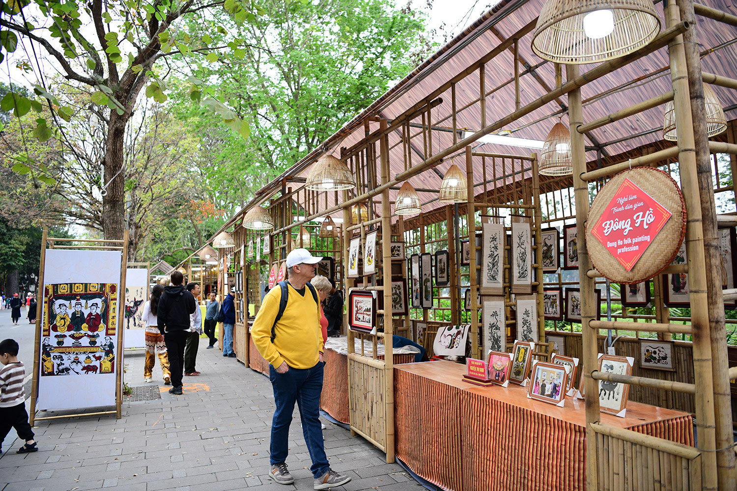 Những mảng màu văn hóa Bắc Ninh hòa quyện, tạo nên một bức tranh sống động, cuốn hút. Đây không chỉ là dịp tôn vinh và quảng bá di sản văn hóa Kinh Bắc mà còn mở ra nhịp cầu giao lưu văn hóa-du lịch, kết nối Hà Nội và các vùng miền, thu hút du khách trong nước và quốc tế đến khám phá miền di sản giàu bản sắc.