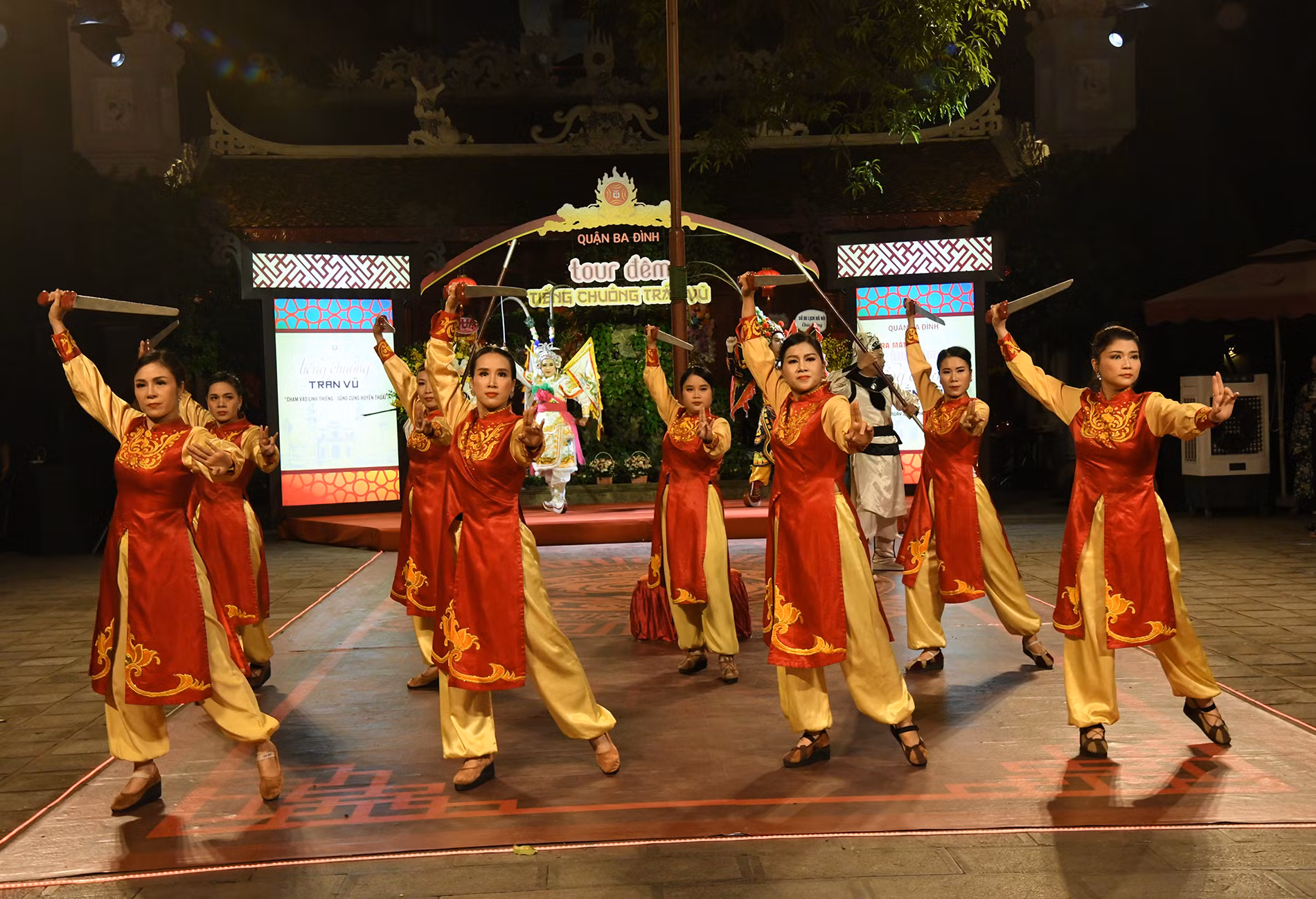 Mỗi trích đoạn như một lớp lang lịch sử sống động, vừa thể hiện nét đẹp nghệ thuật dân tộc, vừa lan tỏa thông điệp đạo lý làm người, hun đúc niềm tin vào chính nghĩa và cái thiện trong tâm hồn người xem.