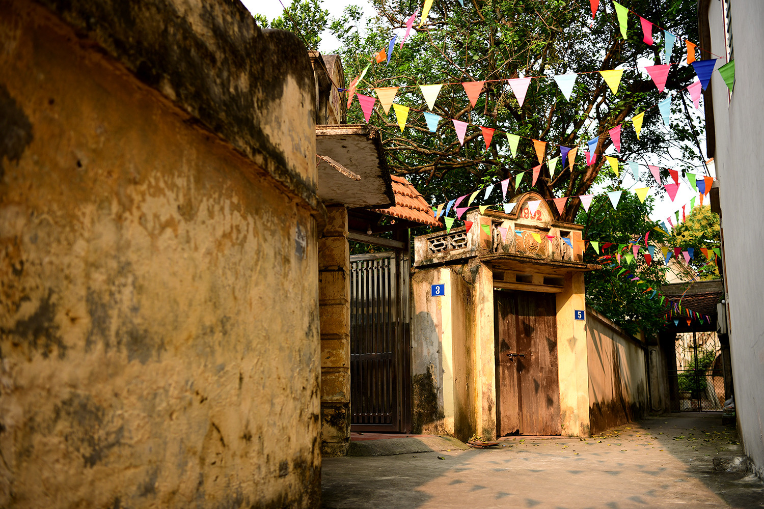Không ồn ào, không vội vã, Ước Lễ lặng lẽ với nhịp sống chậm rãi, nơi thời gian như đọng lại nơi những con ngõ nhỏ.