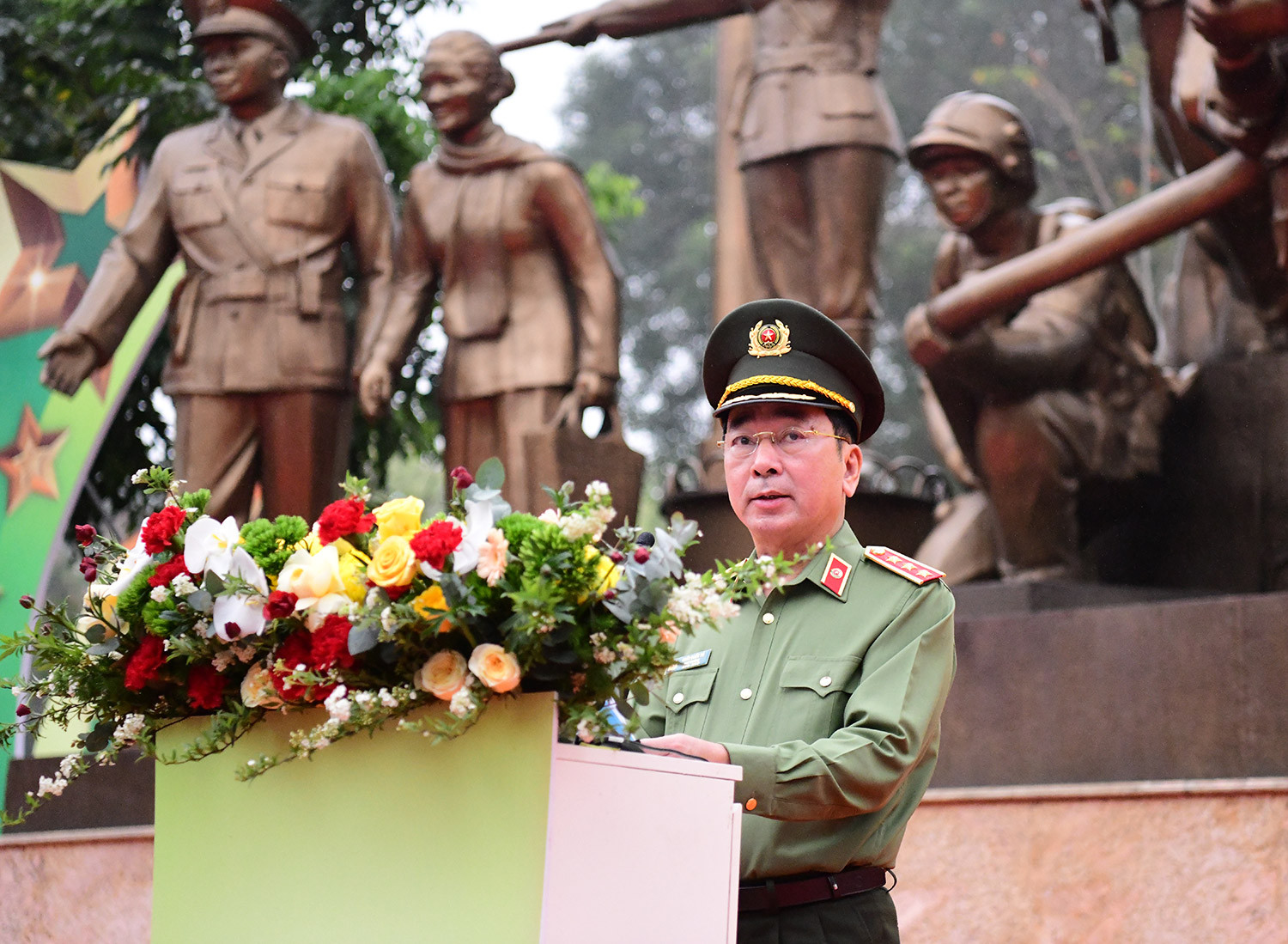 Phát biểu tại buổi lễ, Thứ trưởng Công an Trần Quốc Tỏ nhấn mạnh rèn luyện thể thao là nhu cầu thiết yếu của cán bộ, chiến sĩ. Các hoạt động thể thao trong lực lượng Công an nhân dân luôn đa dạng, phong phú, thu hút đông đảo người tham gia, góp phần lan tỏa phong trào rèn luyện đến nhân dân. Phát biểu tại buổi lễ, Thứ trưởng Công an Trần Quốc Tỏ nhấn mạnh rèn luyện thể thao là nhu cầu thiết yếu của cán bộ, chiến sĩ. Các hoạt động thể thao trong lực lượng Công an nhân dân luôn đa dạng, phong phú, thu hút đông đảo người tham gia, góp phần lan tỏa phong trào rèn luyện đến nhân dân.