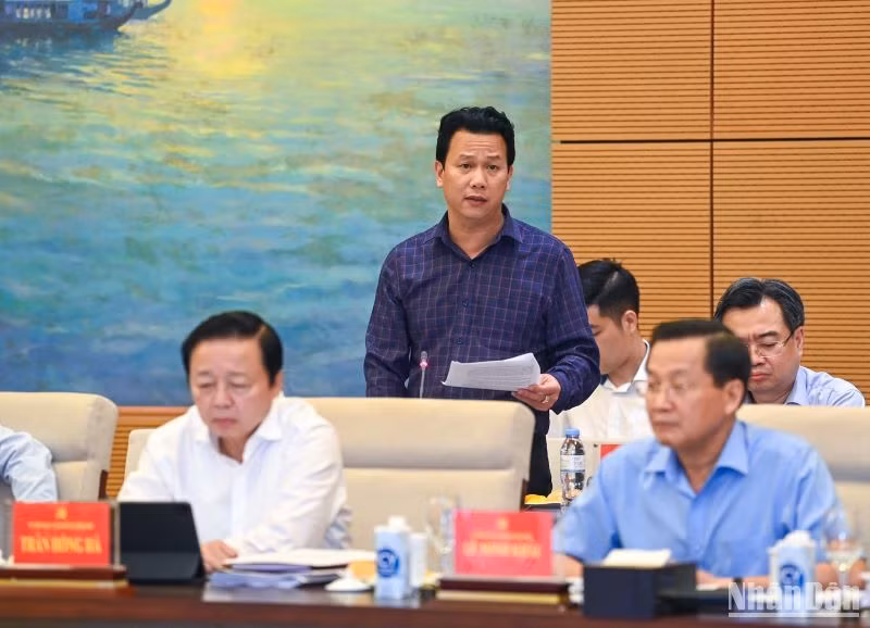 Bộ trưởng Tài nguyên và Môi trường Đặng Quốc Khánh phát biểu tại hội nghị.