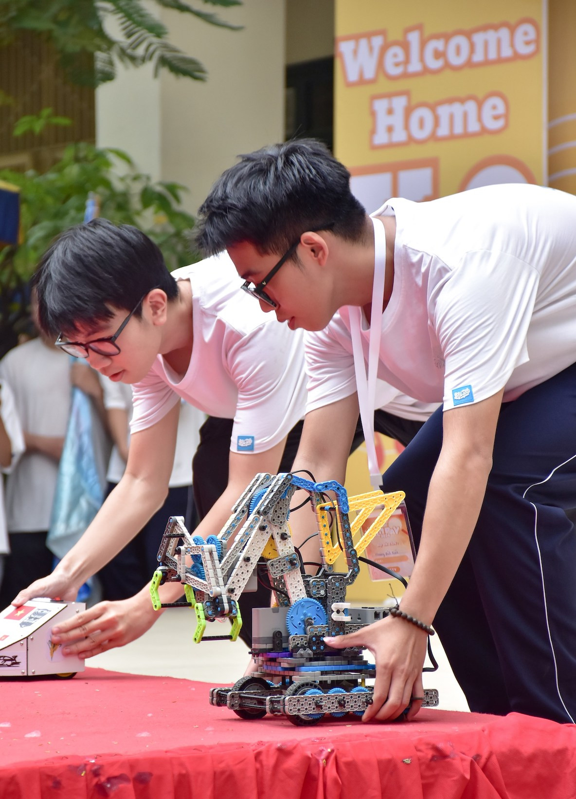 Mỗi câu lạc bộ đều có tiết mục tham gia chào đón học sinh lớp 10