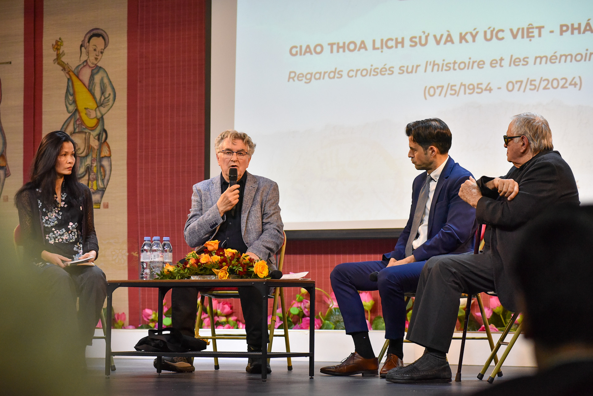 Cựu phóng viên báo Nhân đạo thường trú tại Việt Nam, Daniel Roussel khẳng định rằng, chiến thắng của Việt Nam trên trận địa Điện Biên Phủ đã mang lại những hy vọng cho các dân tộc bị áp bức trên thế giới. (Ảnh: MINH DUY) Cựu phóng viên báo Nhân đạo thường trú tại Việt Nam, Daniel Roussel khẳng định rằng, chiến thắng của Việt Nam trên trận địa Điện Biên Phủ đã mang lại những hy vọng cho các dân tộc bị áp bức trên thế giới. (Ảnh: MINH DUY)